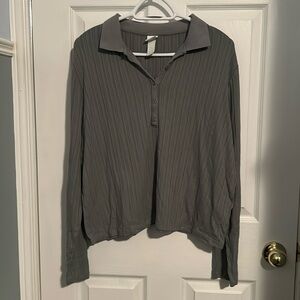 H&M Quarter Button Up Long Sleeve Blouse